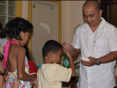 godparent in Tagalog .
